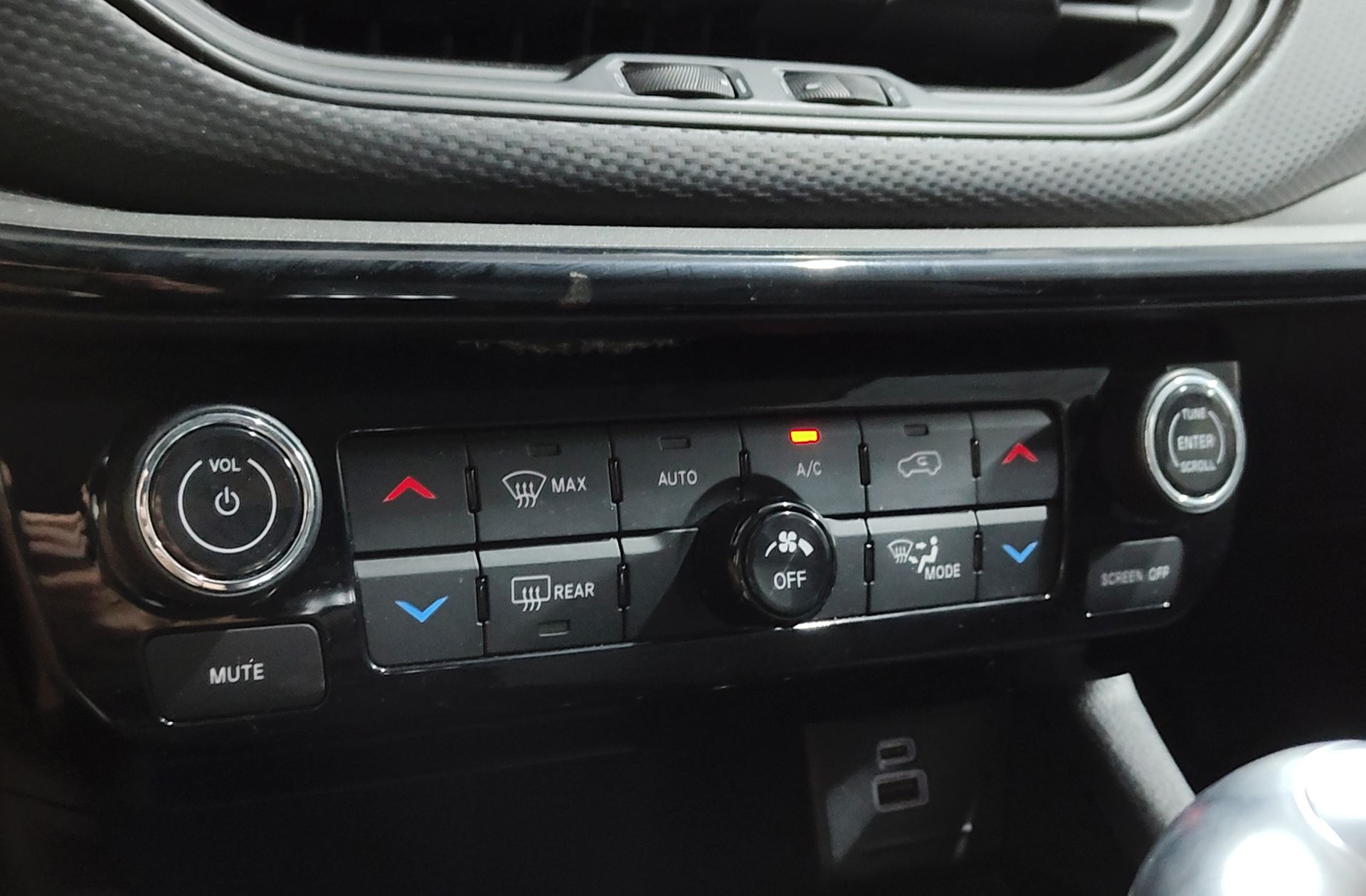 Jeep Compass 1.3 Gse Night Eagle FWD - foto 29