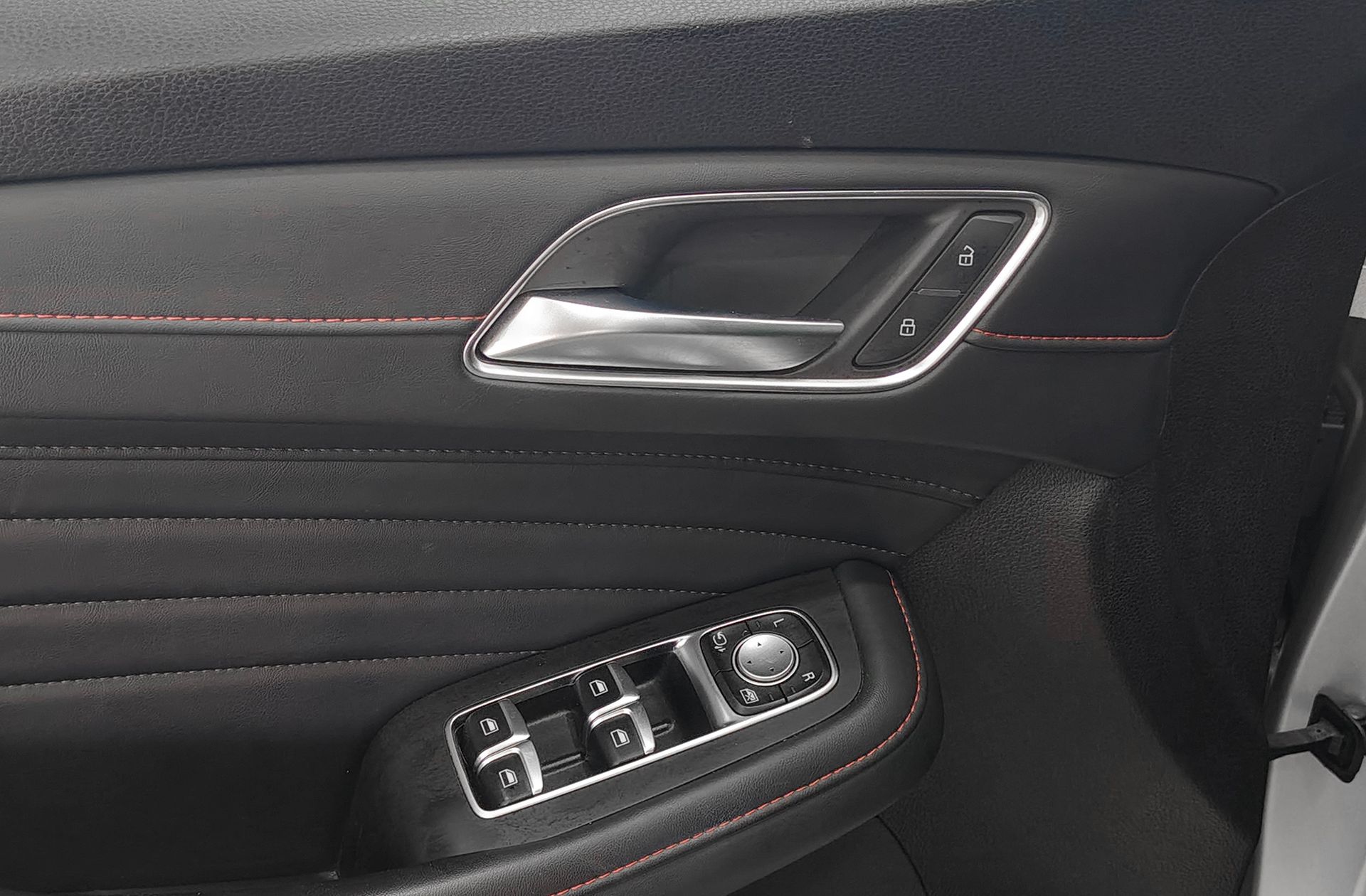 MG HS 1.5 Turbo GDI Luxury - foto 30