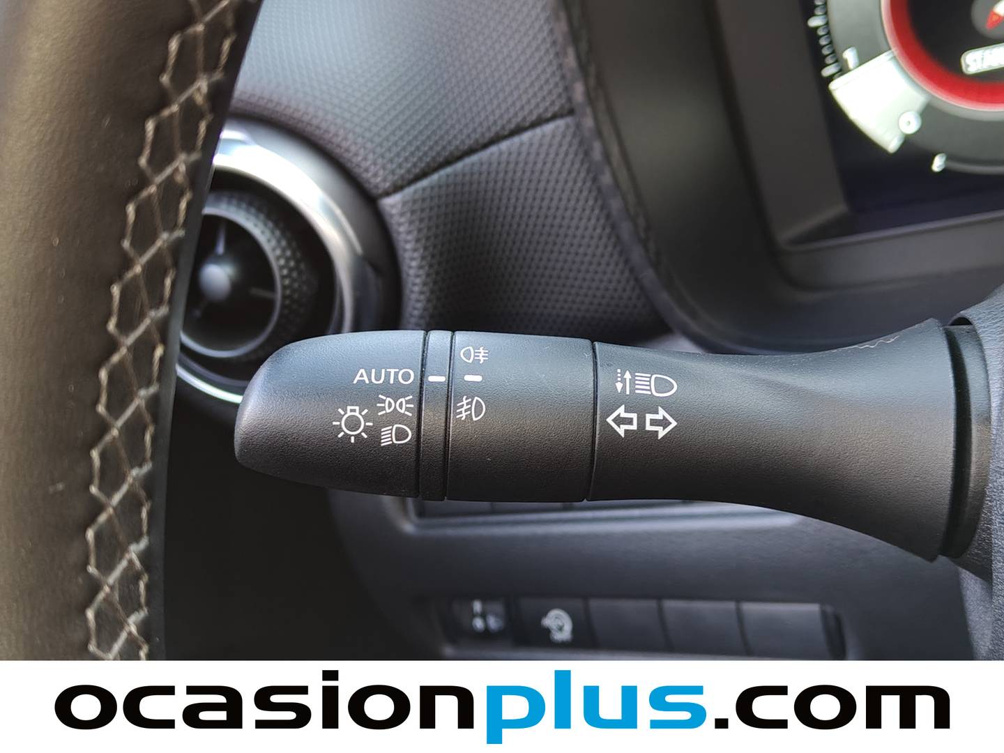 Foto Nissan JUKE Nissan Juke DIG-T N-Connecta 4x2 (114 CV)