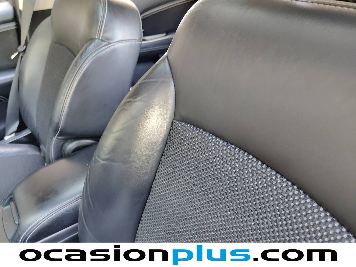 Extras y acabados del Fiat Freemont Fiat Freemont 2.0 16v Diesel Cross AWD Auto (170 CV) 7 Plazas