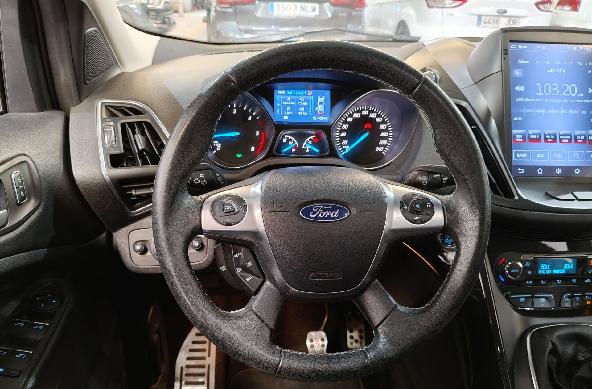 Ford Kuga 2.0 TDCi Titanium S 4x4 - foto 28