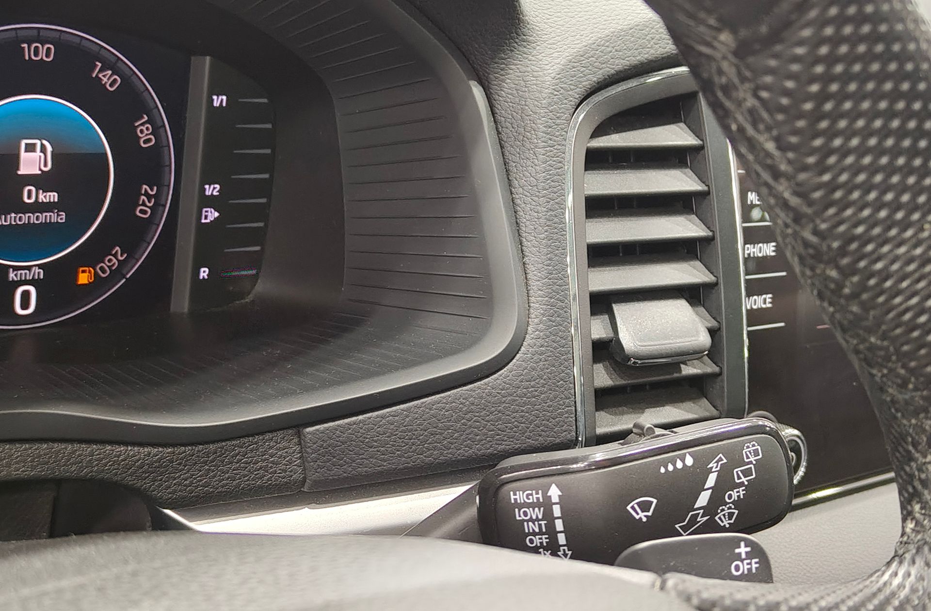 Škoda Karoq 1.5 TSI ACT Style DSG - foto 29