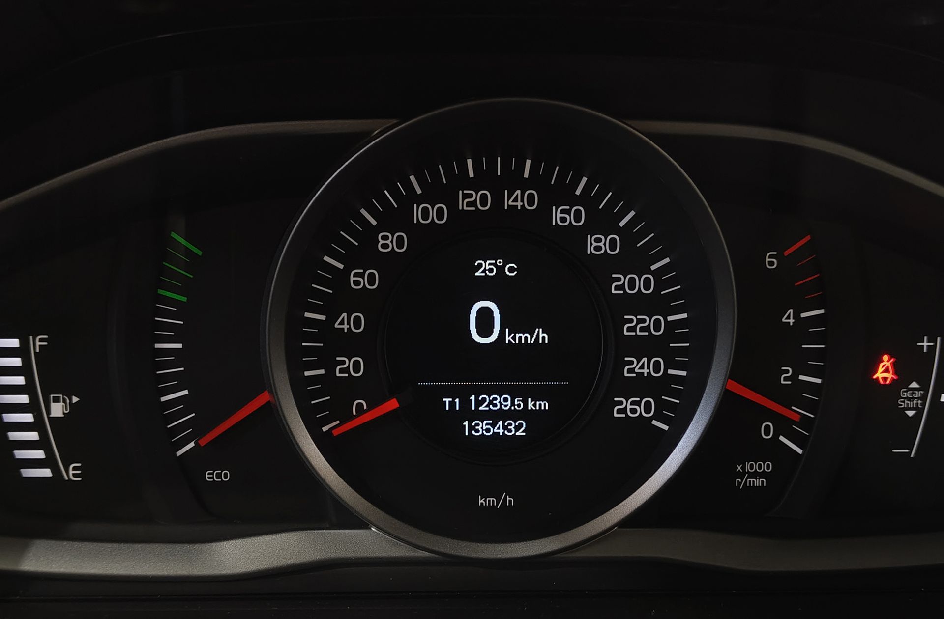 Volvo XC60 D3 Kinetic - foto 9