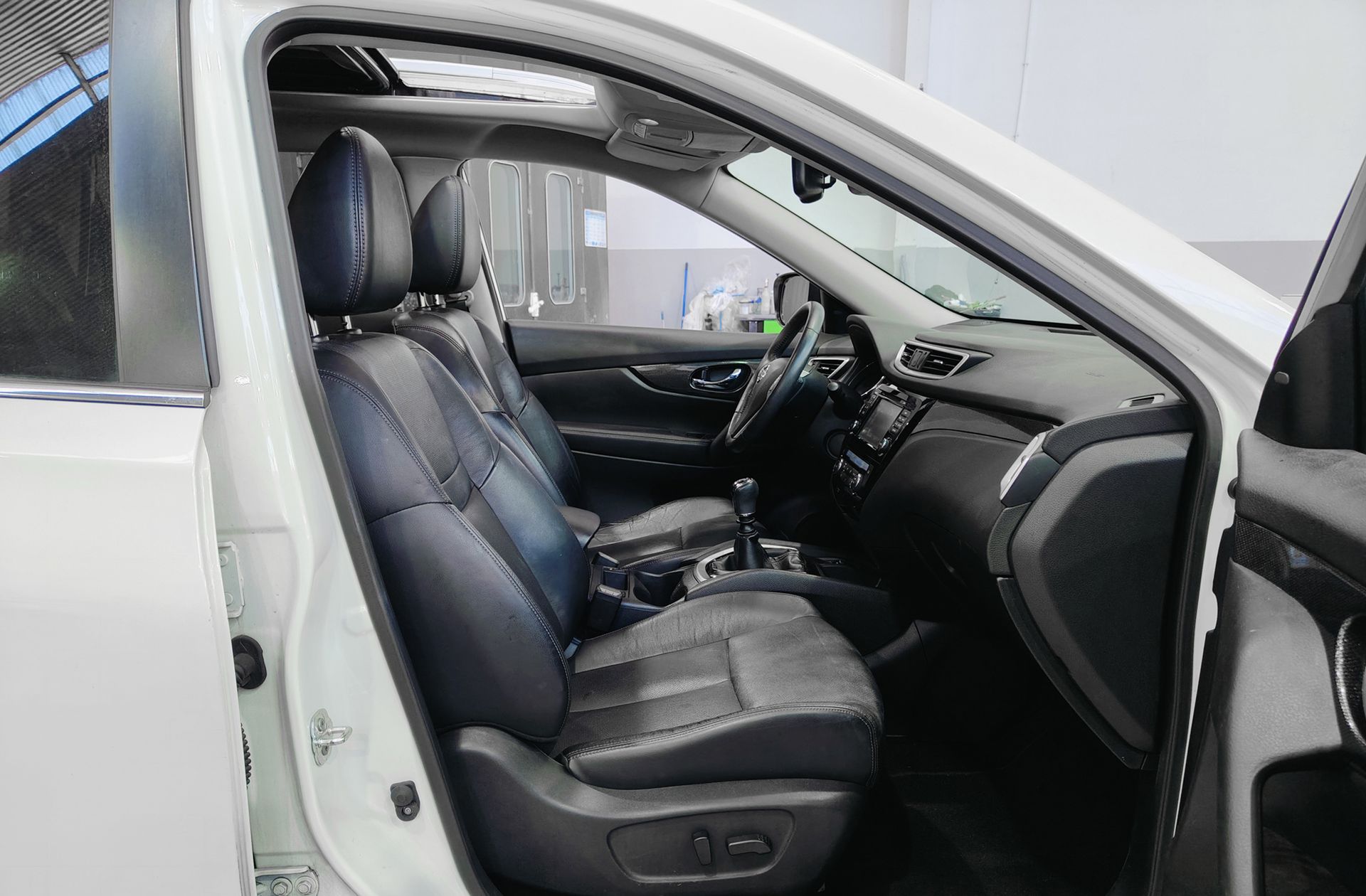 Nissan X-Trail 1.6 dCi Tekna 4x2 - foto 22
