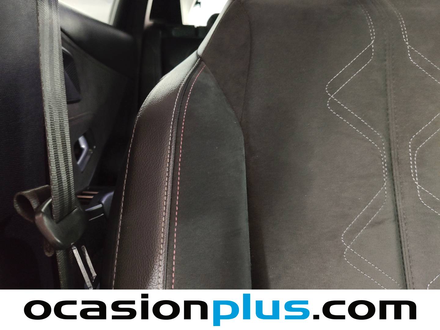 Foto DS DS 7 Crossback DS DS7 Crossback PureTech 180 Performance Line+ Auto (180 CV)