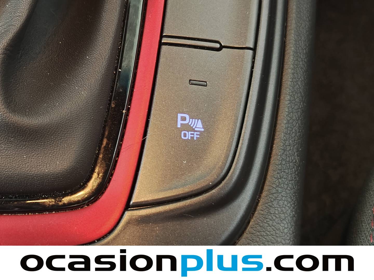 Extras del Hyundai Kona Hyundai Kona 1.6 GDI HEV Tecno Red DT (141 CV)