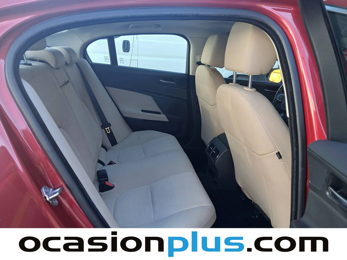 Foto Jaguar XE Jaguar XE 2.0 Diesel Pure RWD Auto (180 CV)