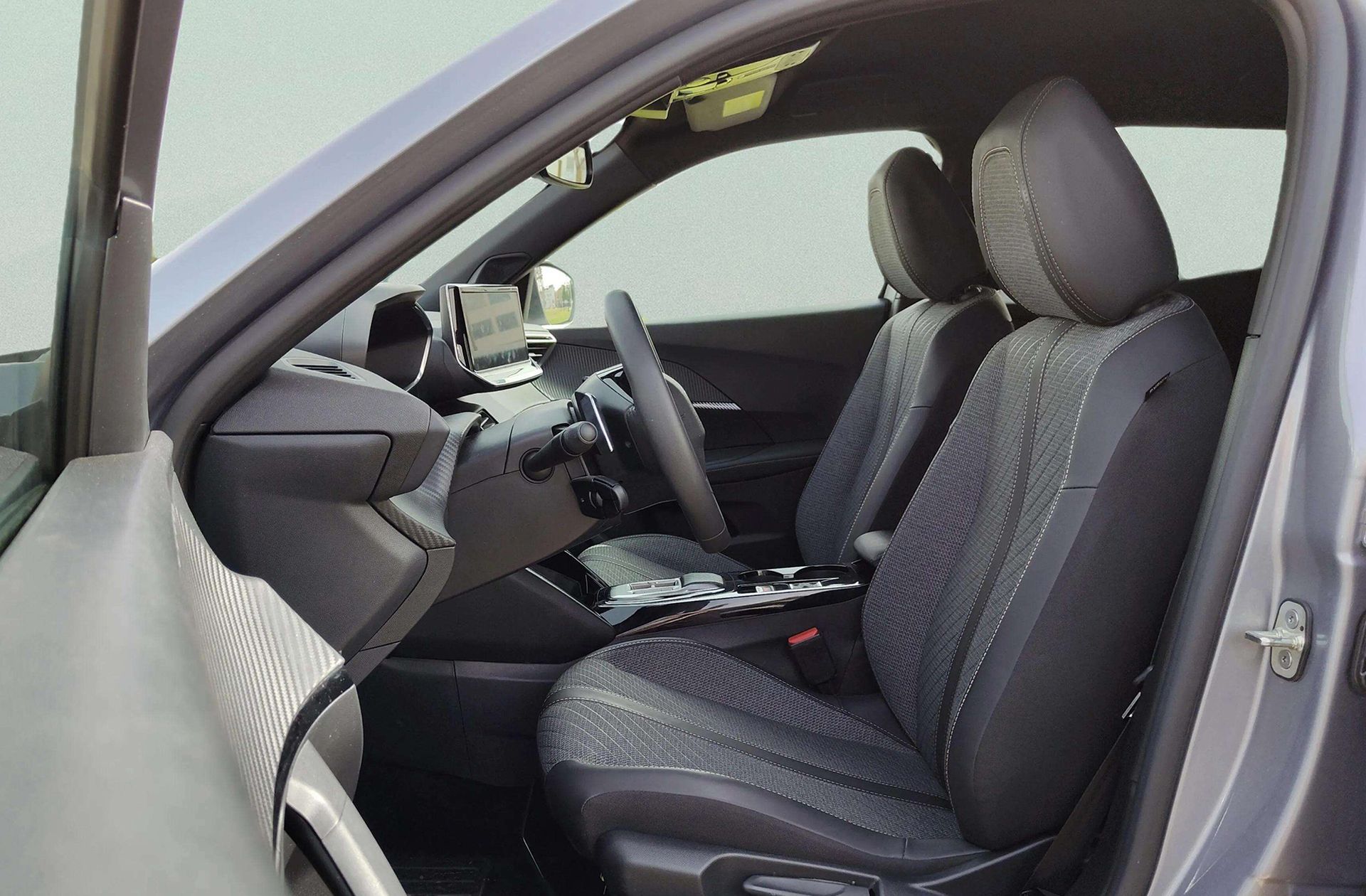 Peugeot 2008 Allure Hybrid eDCS6 - foto 10