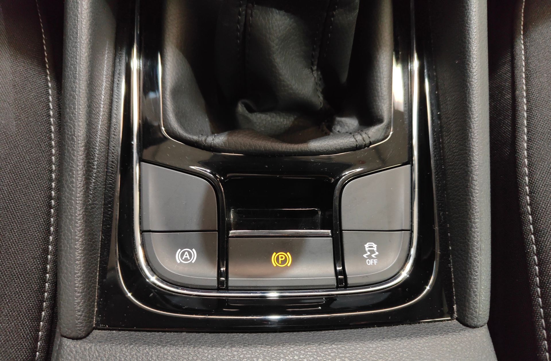 Škoda Karoq 2.0 TDI Selection - foto 32