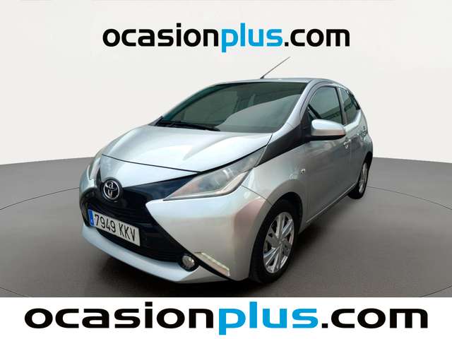 Toyota Aygo 1.0 70 x-play (69 CV) de segunda mano