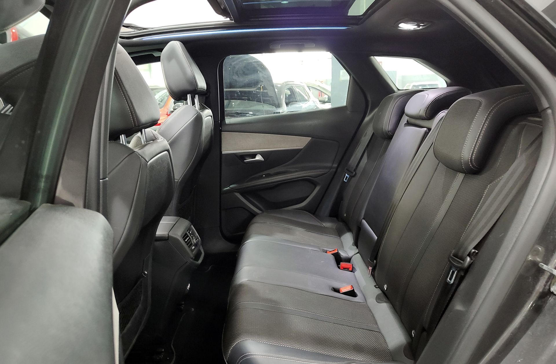 Peugeot 3008 BlueHDi 130 GT EAT8 - foto 14