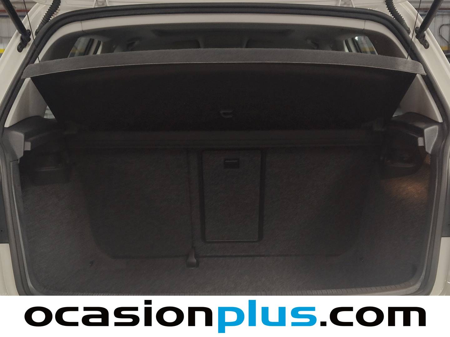 Fotos maletero Volkswagen Golf Volkswagen Golf Sport 1.6 TDI CR (105 CV) DSG Pack R-Line