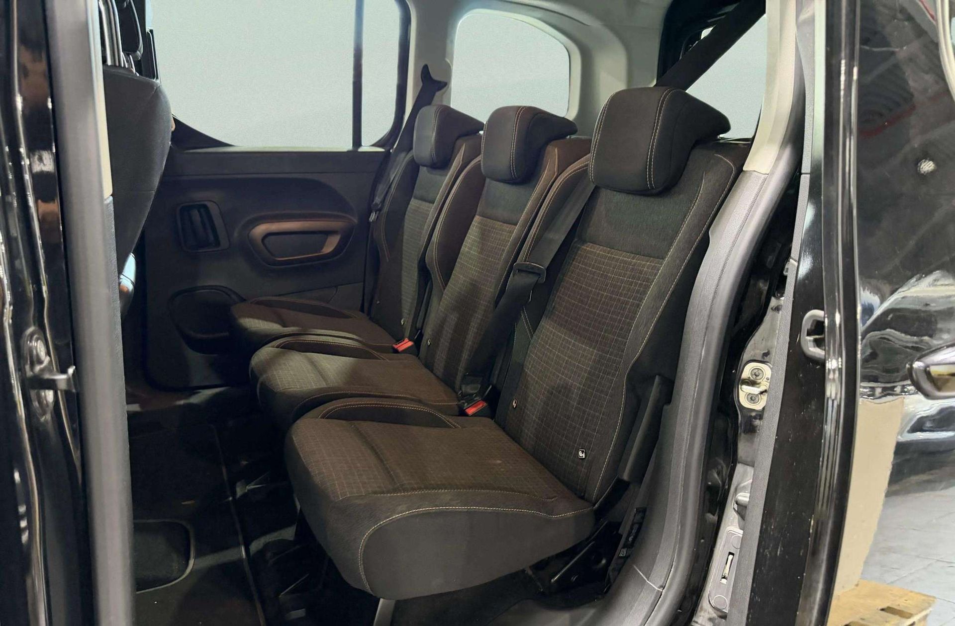 Peugeot Rifter BlueHDi 130 GT Line Standard EAT8 - foto 11