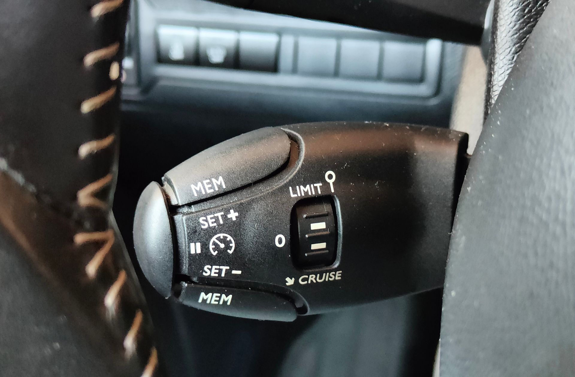 Peugeot 308 BlueHDi 100 Style - foto 26