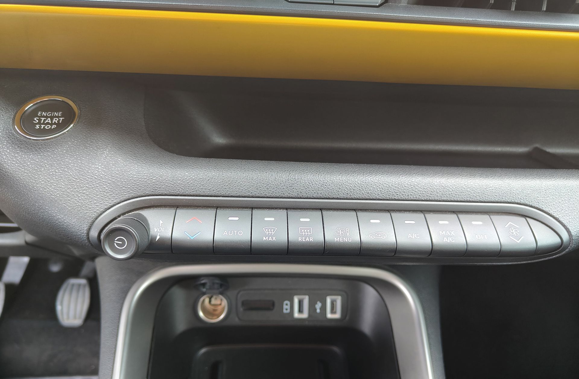 Jeep Avenger 1.2 G Summit - foto 32