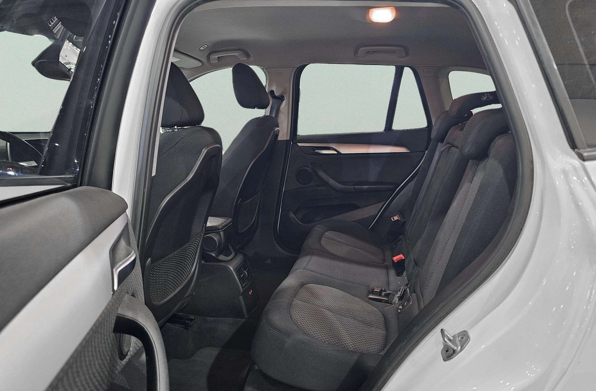 BMW X1 sDrive18d - foto 12