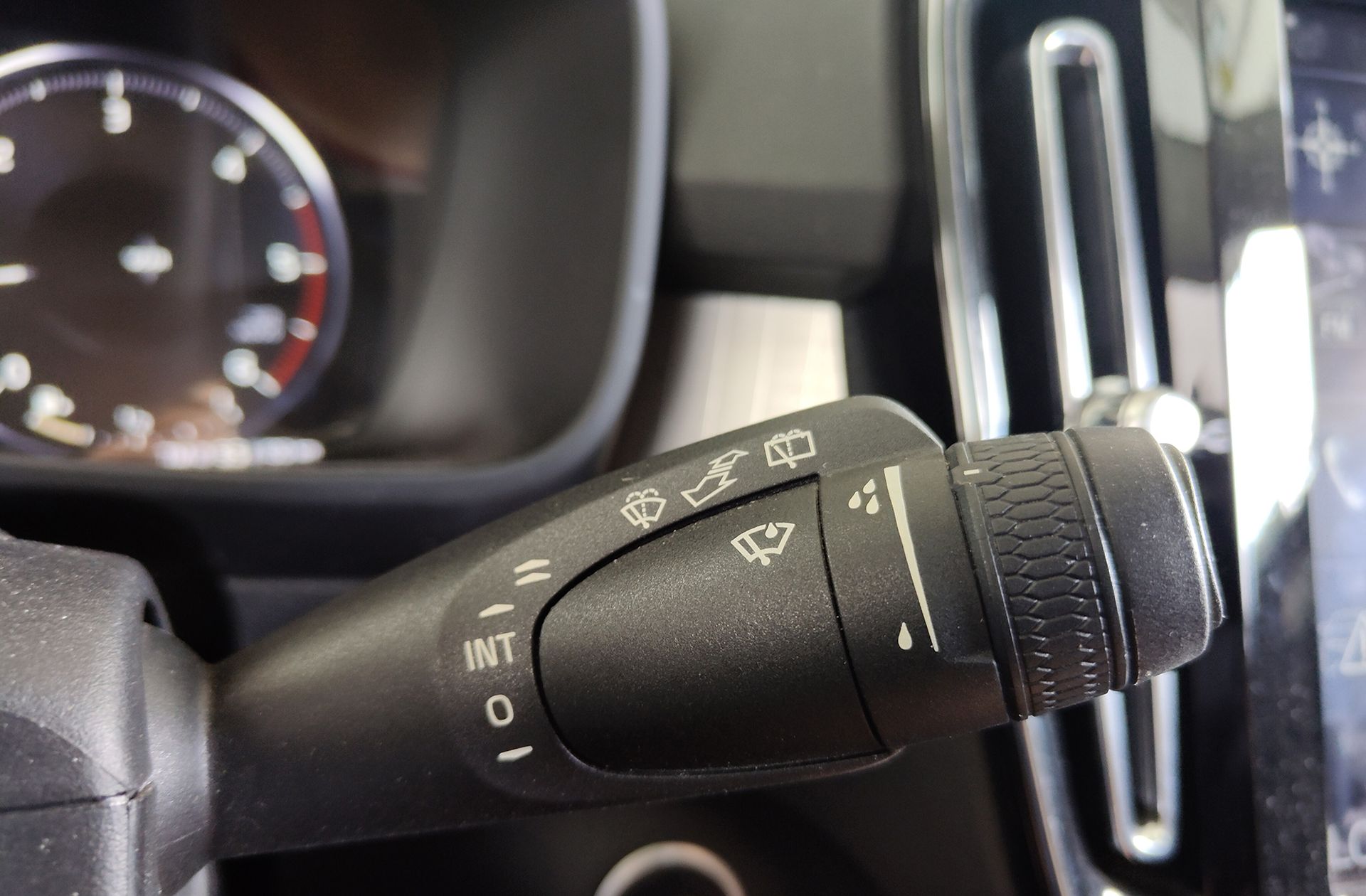 Volvo XC40 D3 Business Plus - foto 29