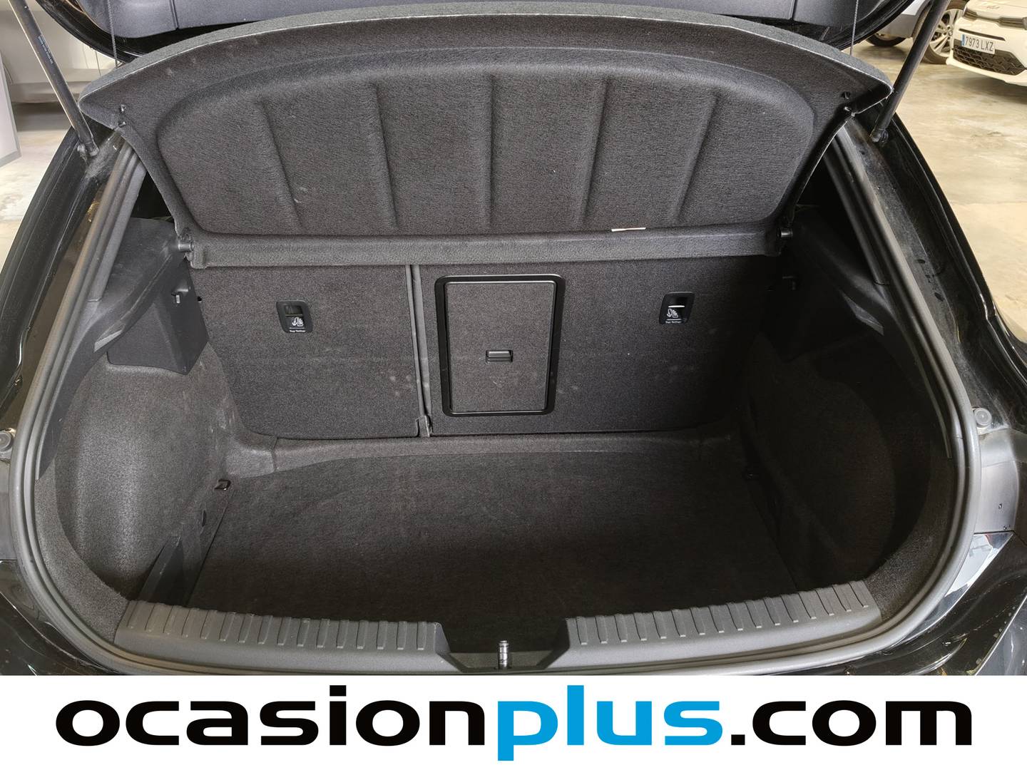 Fotos maletero Seat León Seat León 1.0 TSI S&S FR 25 Aniversario (110 CV)