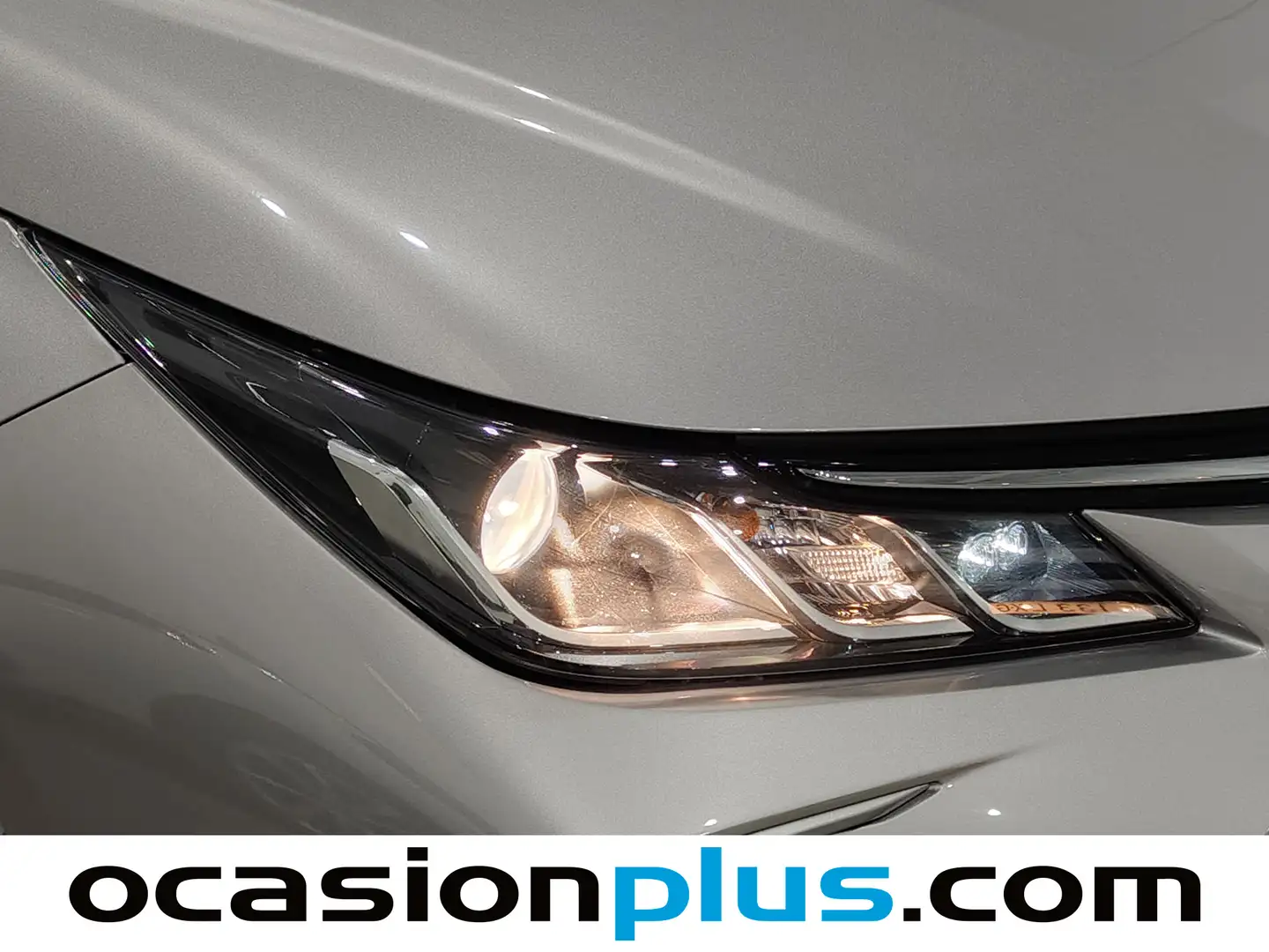 Foto Toyota Corolla Toyota Corolla 1.8 125 Híbrido Active Tech E-CVT Sedán (122 CV)