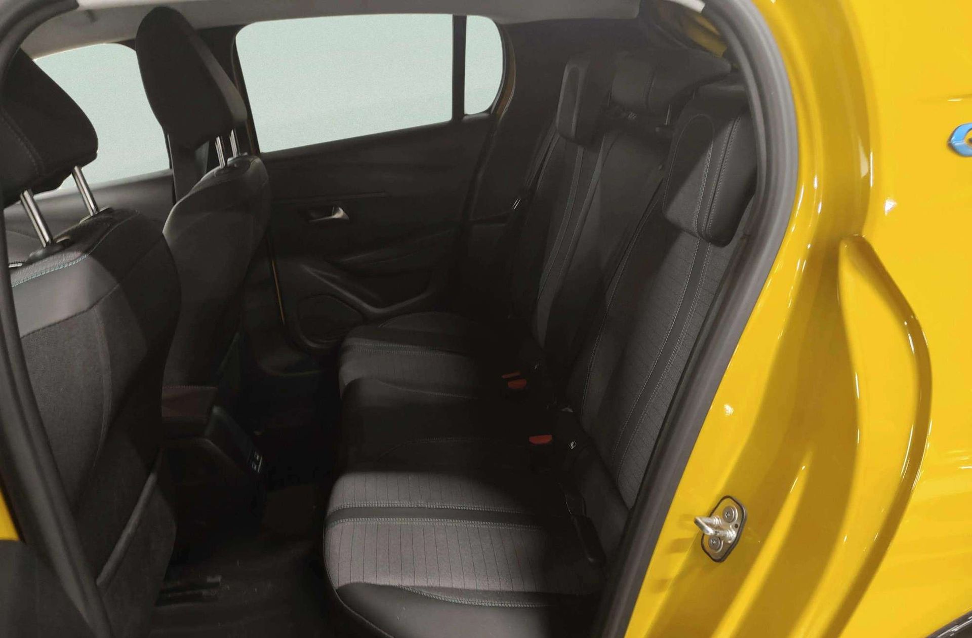 Peugeot 208 Eléctrico Allure Pack - foto 13