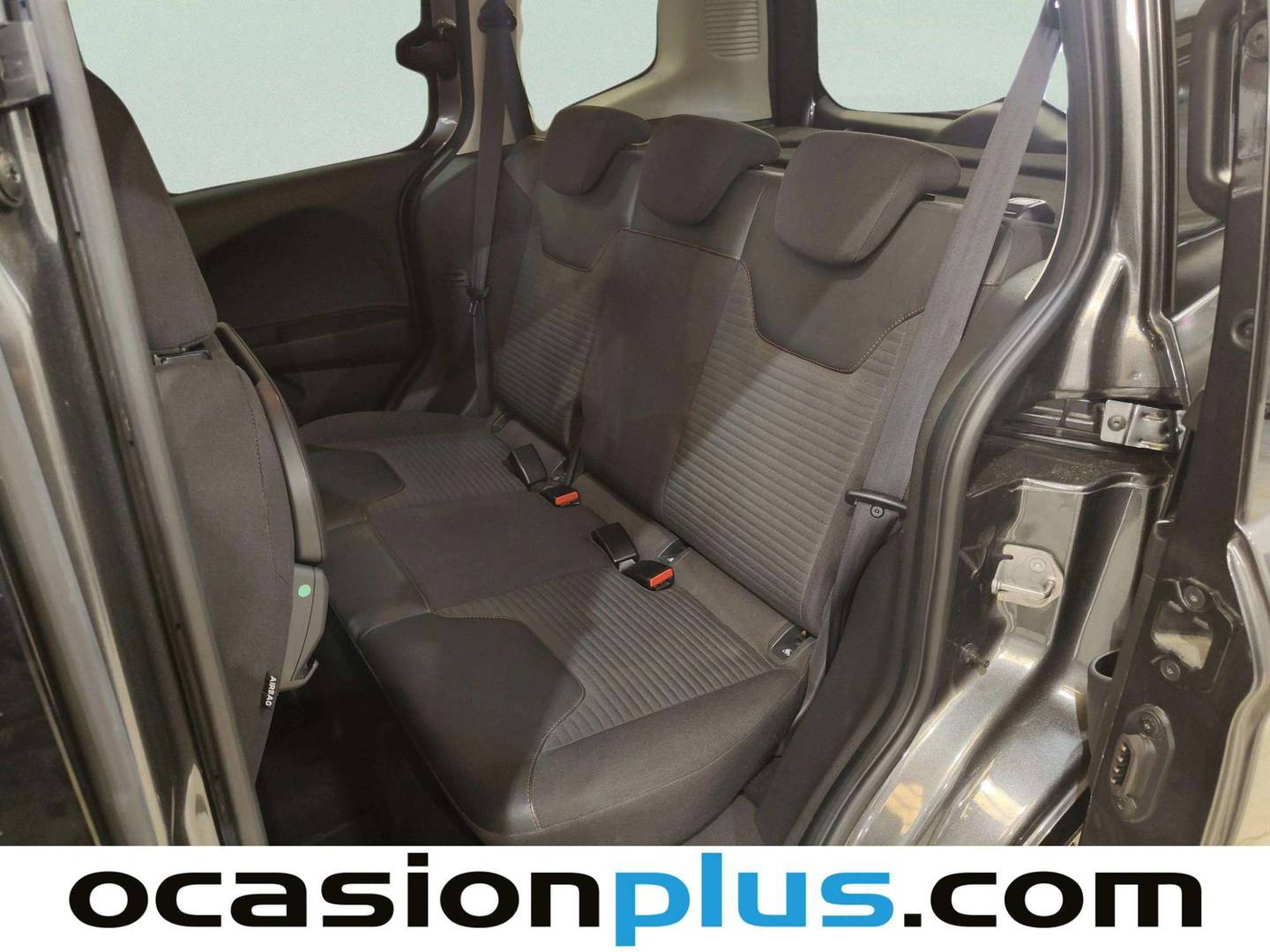 Foto asientos traseros Ford Tourneo Courier Ford Tourneo Courier 1.5 TDCi Sport (100 CV)