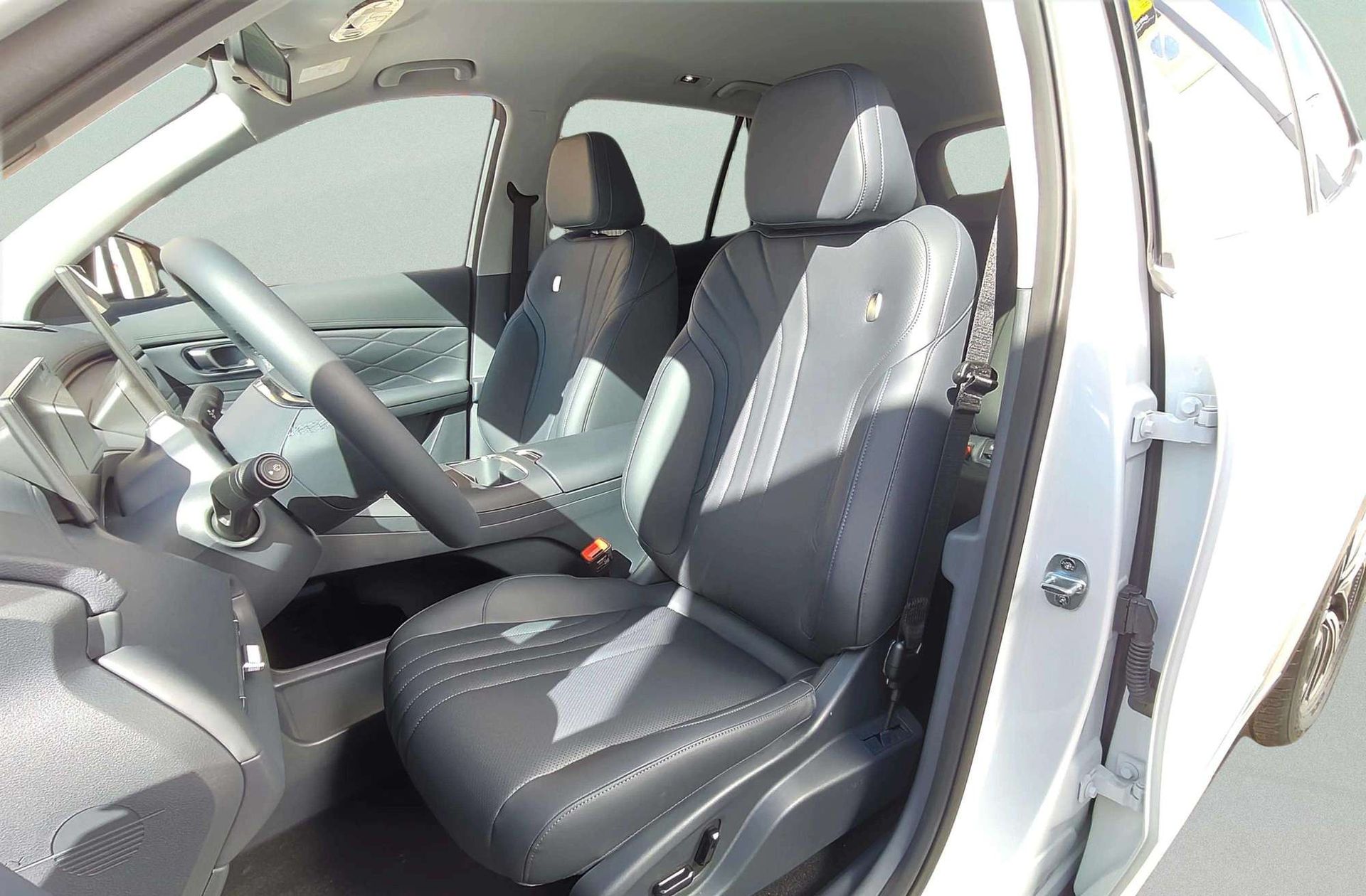 Geely Starray EM-i 1.5 PHEV Pro - foto 11