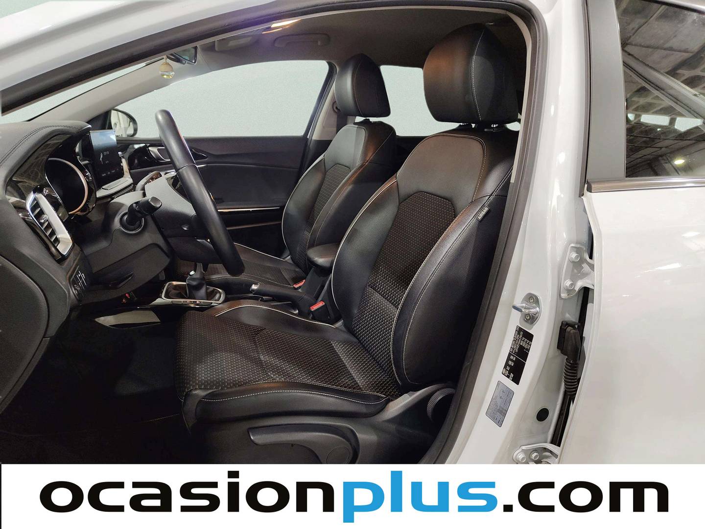 Foto asientos delanteros KIA Ceed Kia Ceed 1.0 T-GDi Tech (120 CV)