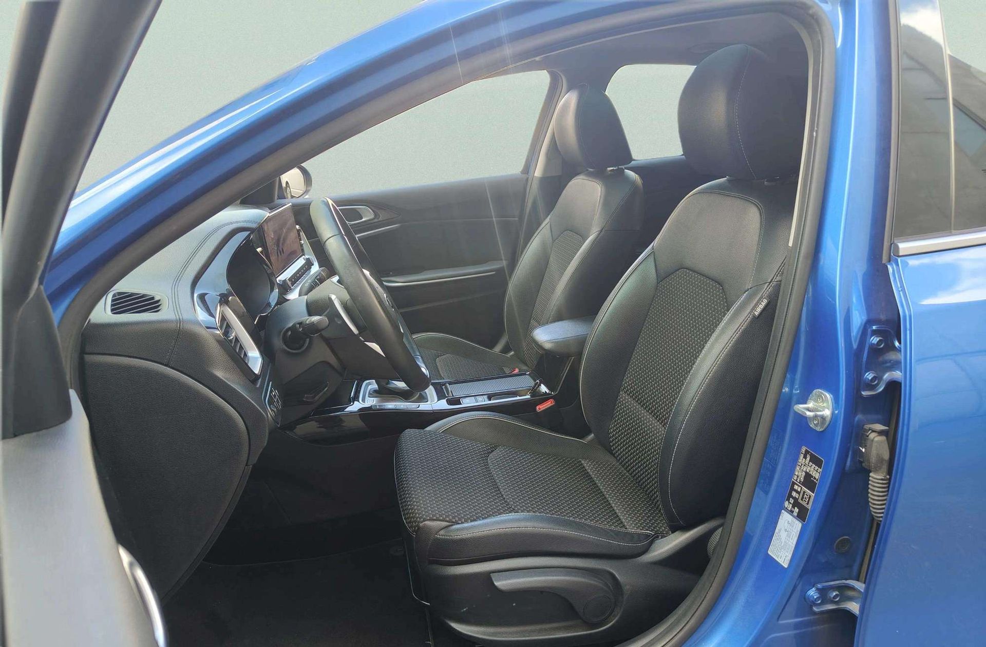 Kia XCeed 1.6 MHEV Emotion DCT - foto 14