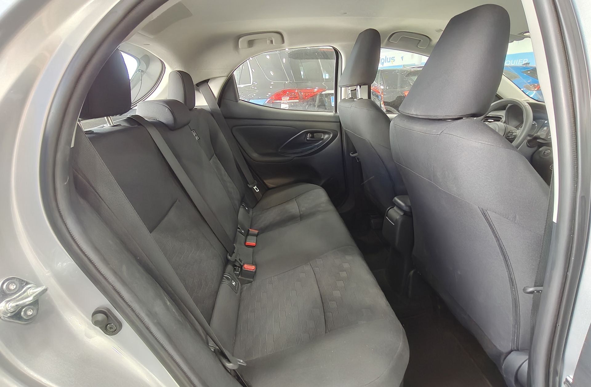 Toyota Yaris 120H Active Plus - foto 16