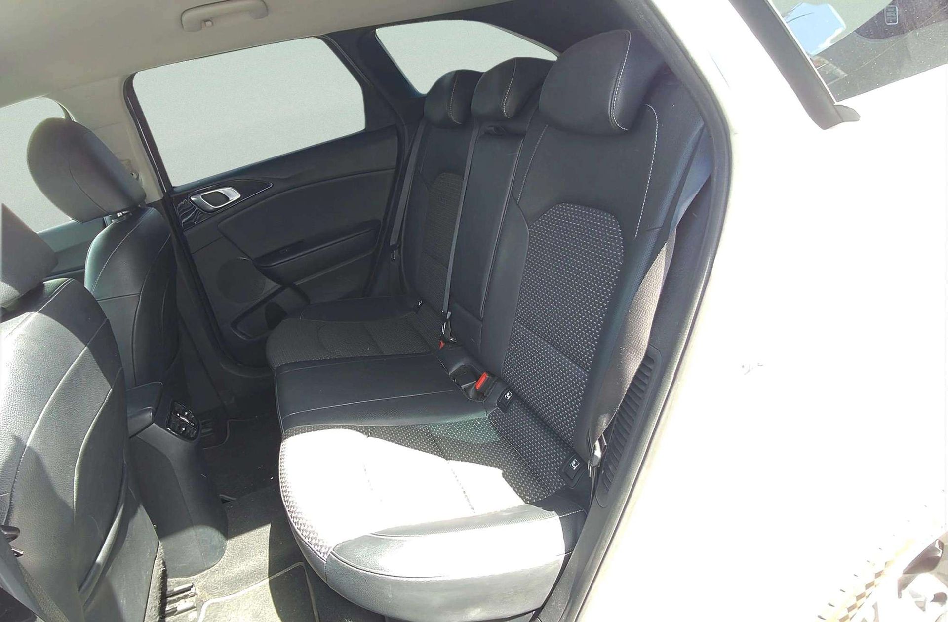 Kia Ceed 1.6 GDi PHEV E-Tech - foto 13