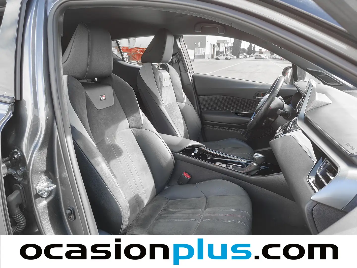 Foto Toyota C-HR Toyota C-HR 180H GR Sport Black Edition Auto (184 CV)