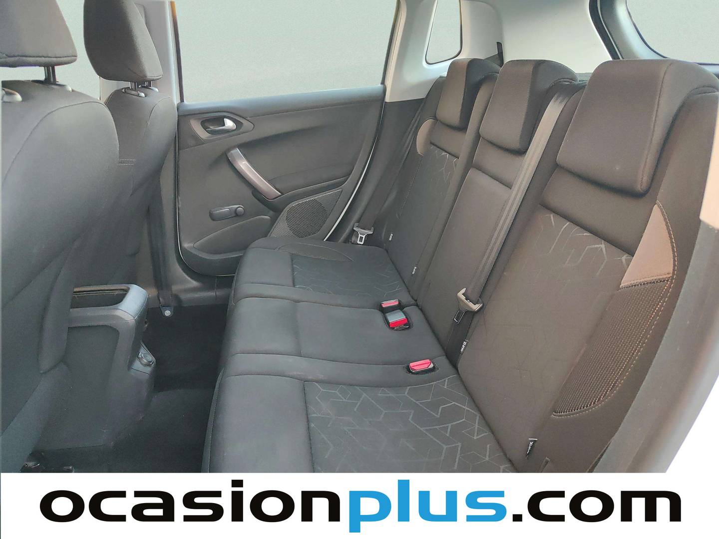 Foto asientos traseros Peugeot 2008 Peugeot 2008 VTI 82 Active ETG5 (82 CV)
