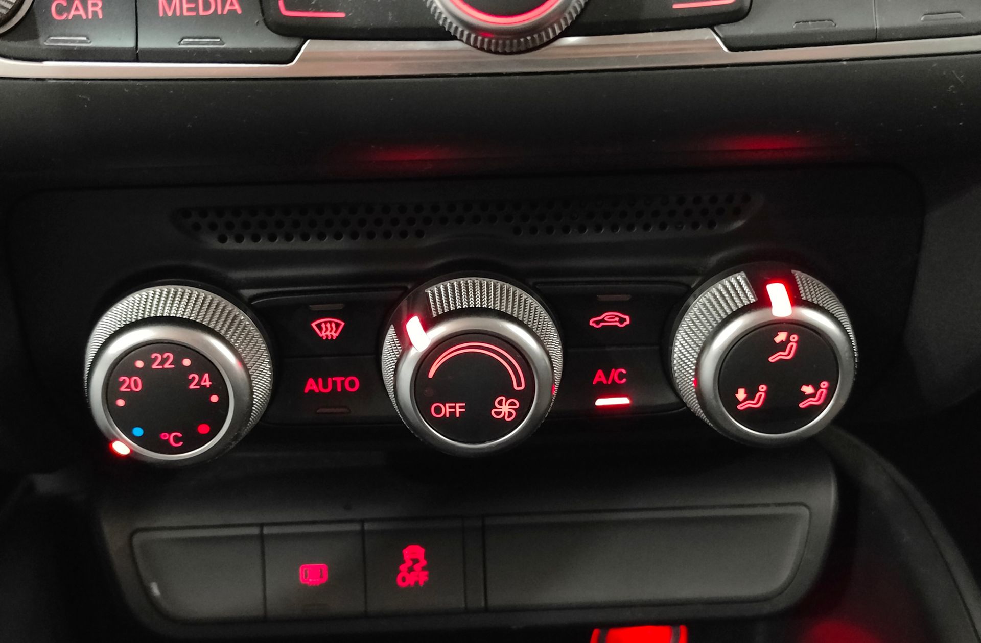 Audi A1 Sportback Attraction 1.0 TFSI - foto 29