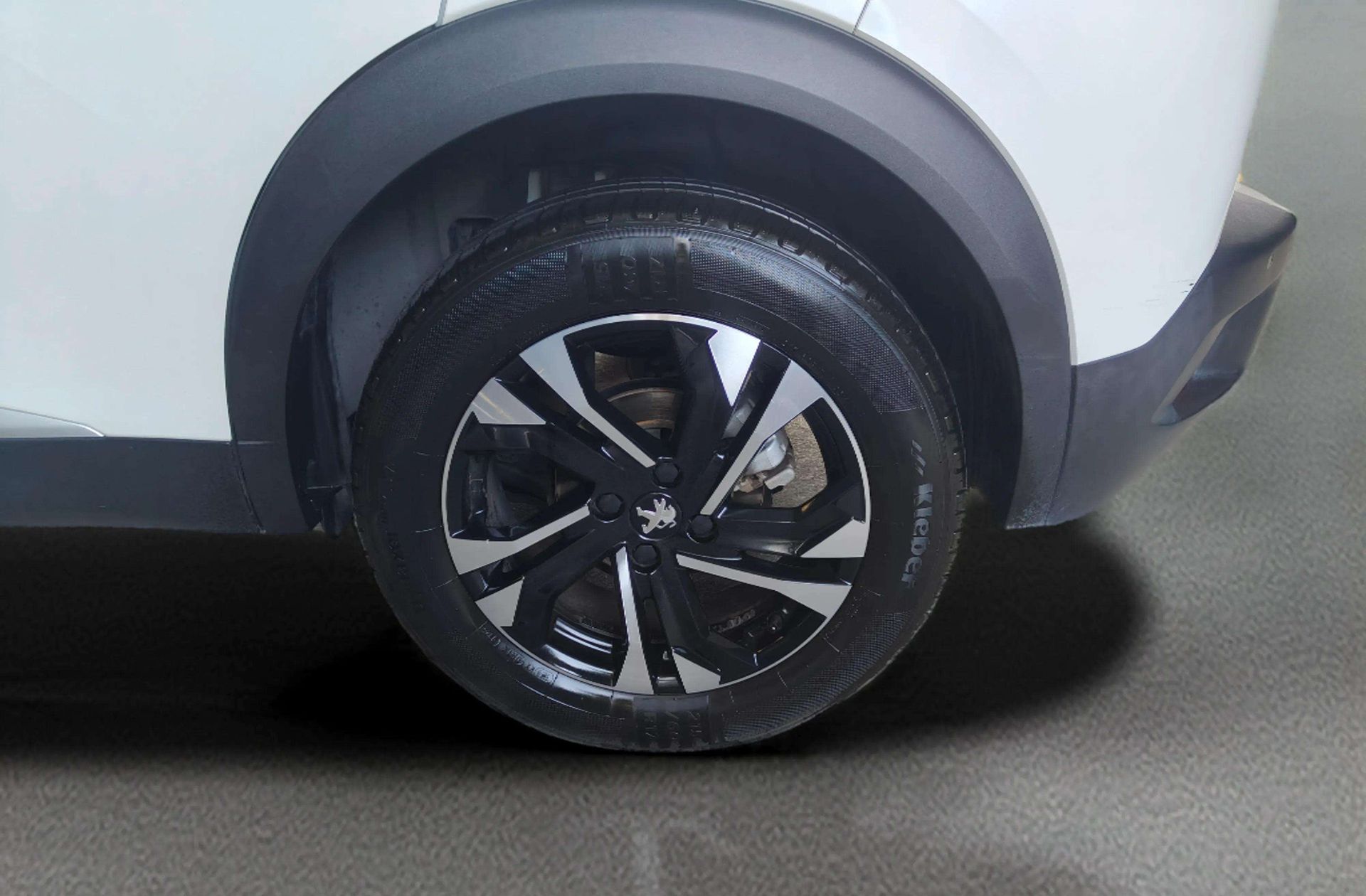 Peugeot 2008 PureTech 130 Allure Pack - foto 35