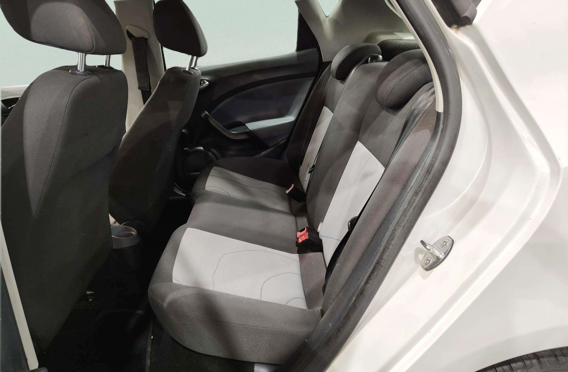SEAT Ibiza 1.6 TDI CR Reference - foto 9
