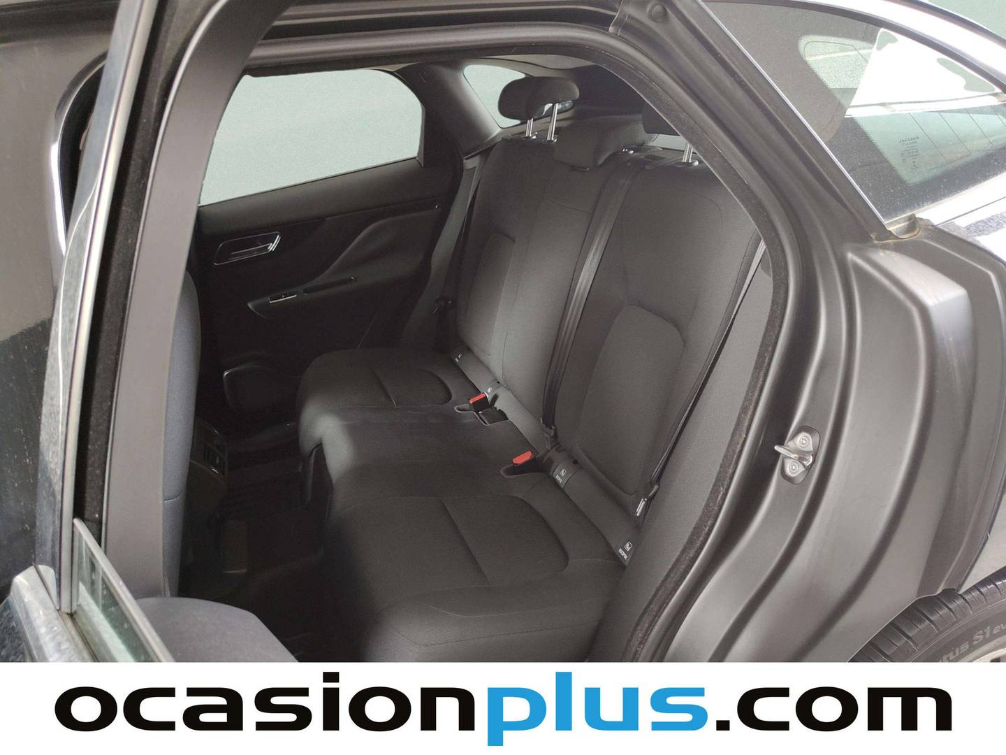 Foto asientos traseros Jaguar F-Pace Jaguar F-PACE 2.0L i4D Pure AWD Auto (180 CV)