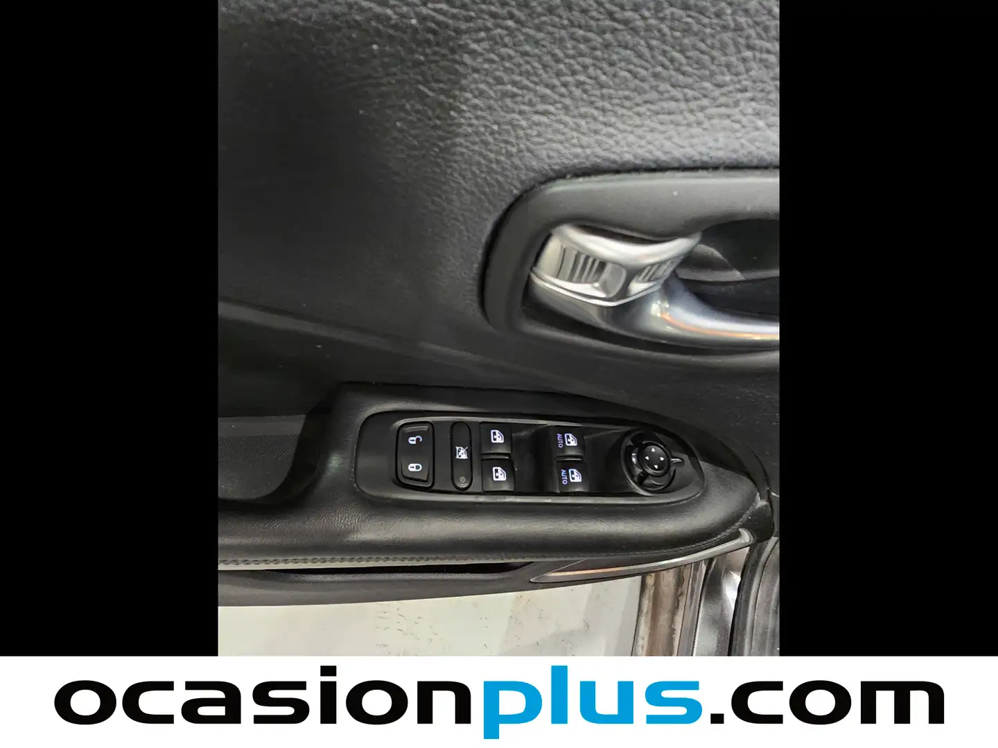 Foto Jeep Compass Jeep Compass 1.3 Gse Night Eagle FWD MT (130 CV)