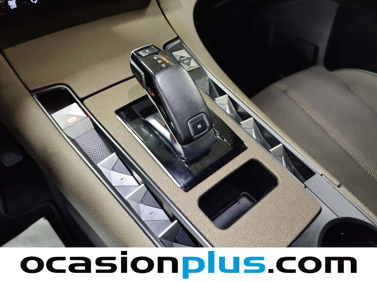 Foto DS DS 7 Crossback DS DS7 Crossback BlueHDi 130 DE Bastille + AT  (130 CV)