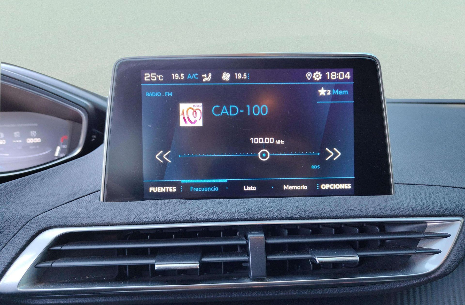 Peugeot 5008 1.2L PureTech Active 7 plazas - foto 32