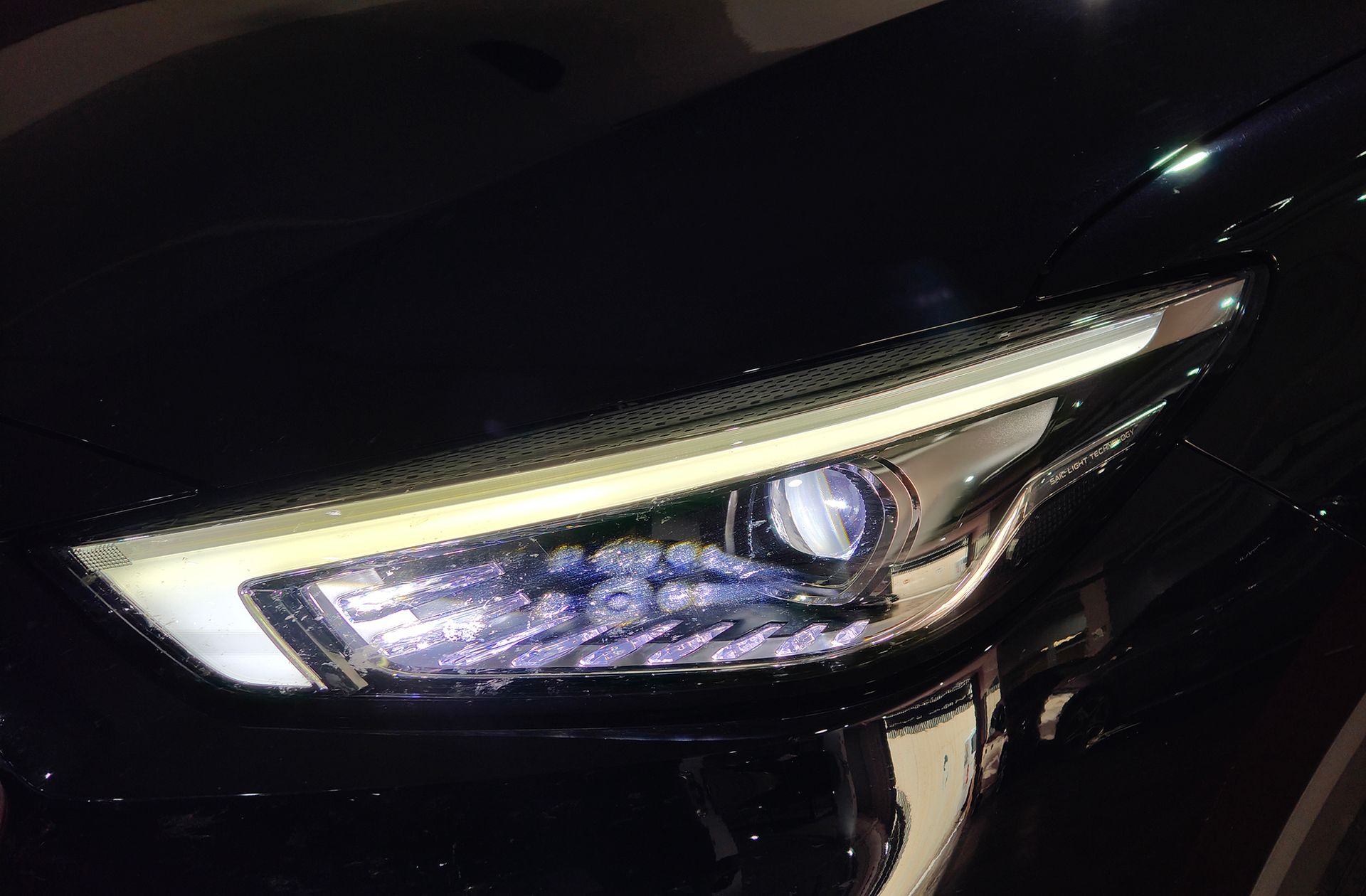MG ZS 1.0T Luxury - foto 17