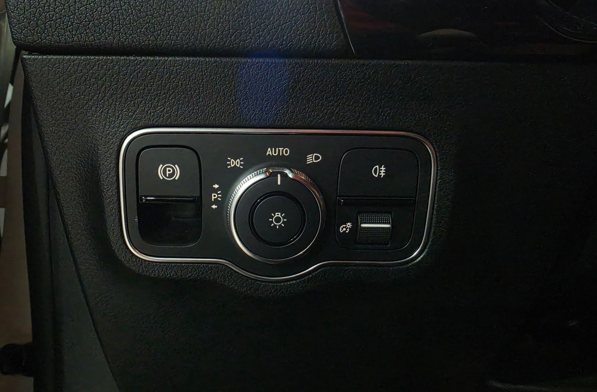 Mercedes-Benz GLA 200 D - foto 31