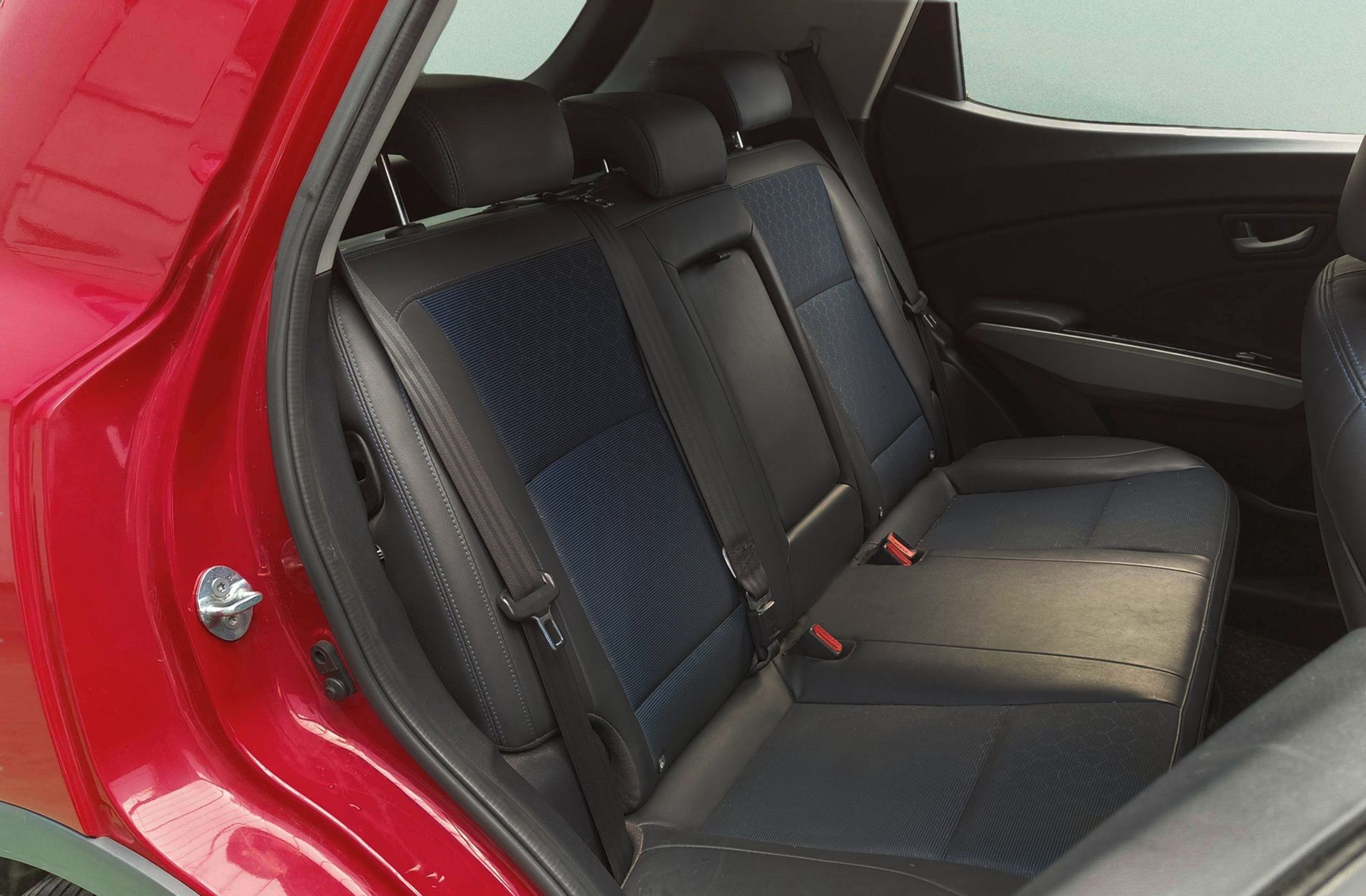 SsangYong Tivoli G16 1.6 Premium 4x2 - foto 14