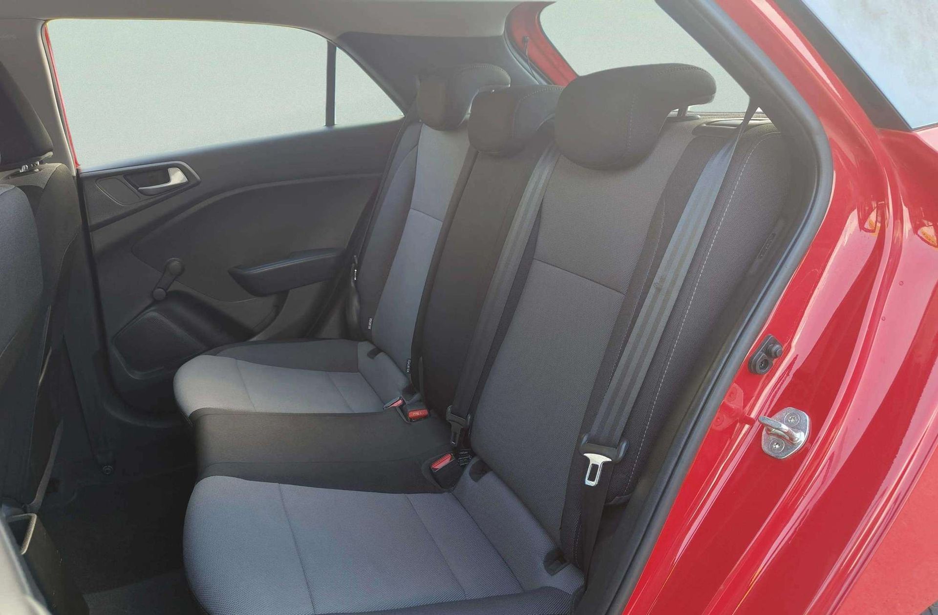 Hyundai i20 1.2 MPI Essence LE - foto 11