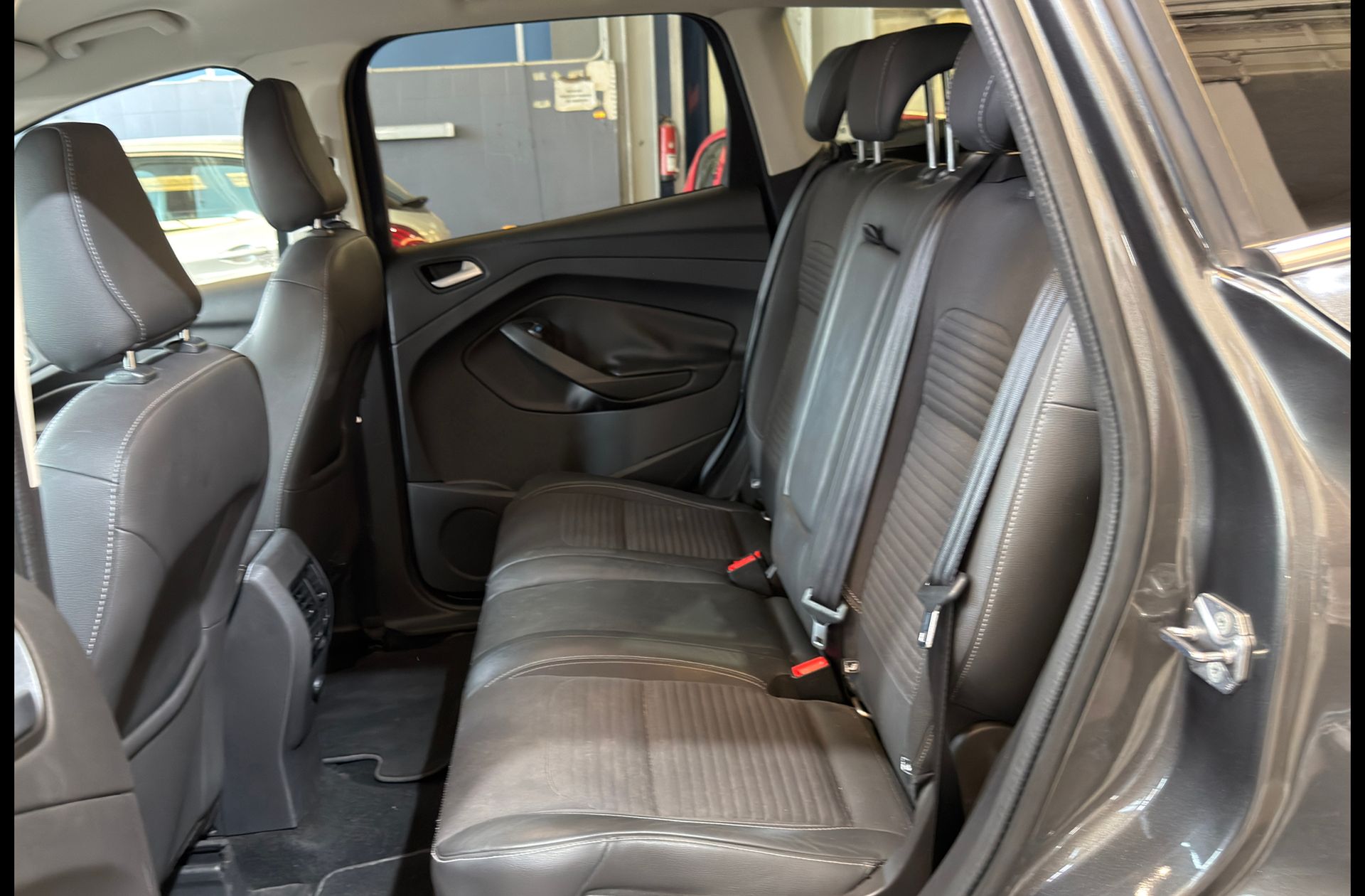 Ford Kuga 1.5 TDCi Titanium 4x2 - foto 12
