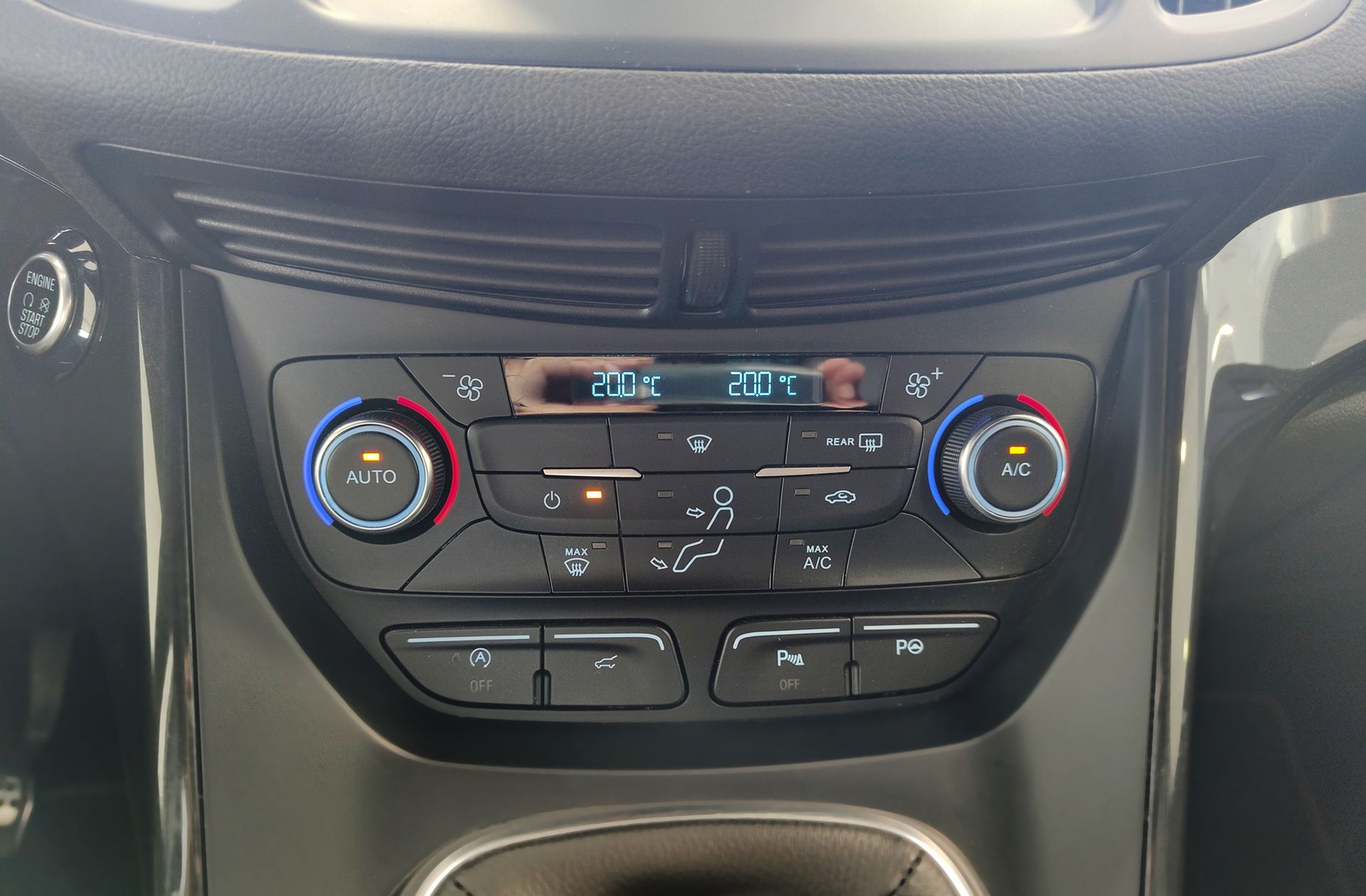 Ford Kuga 1.5 EcoBoost ST-Line Limited Edition 4x2 - foto 38