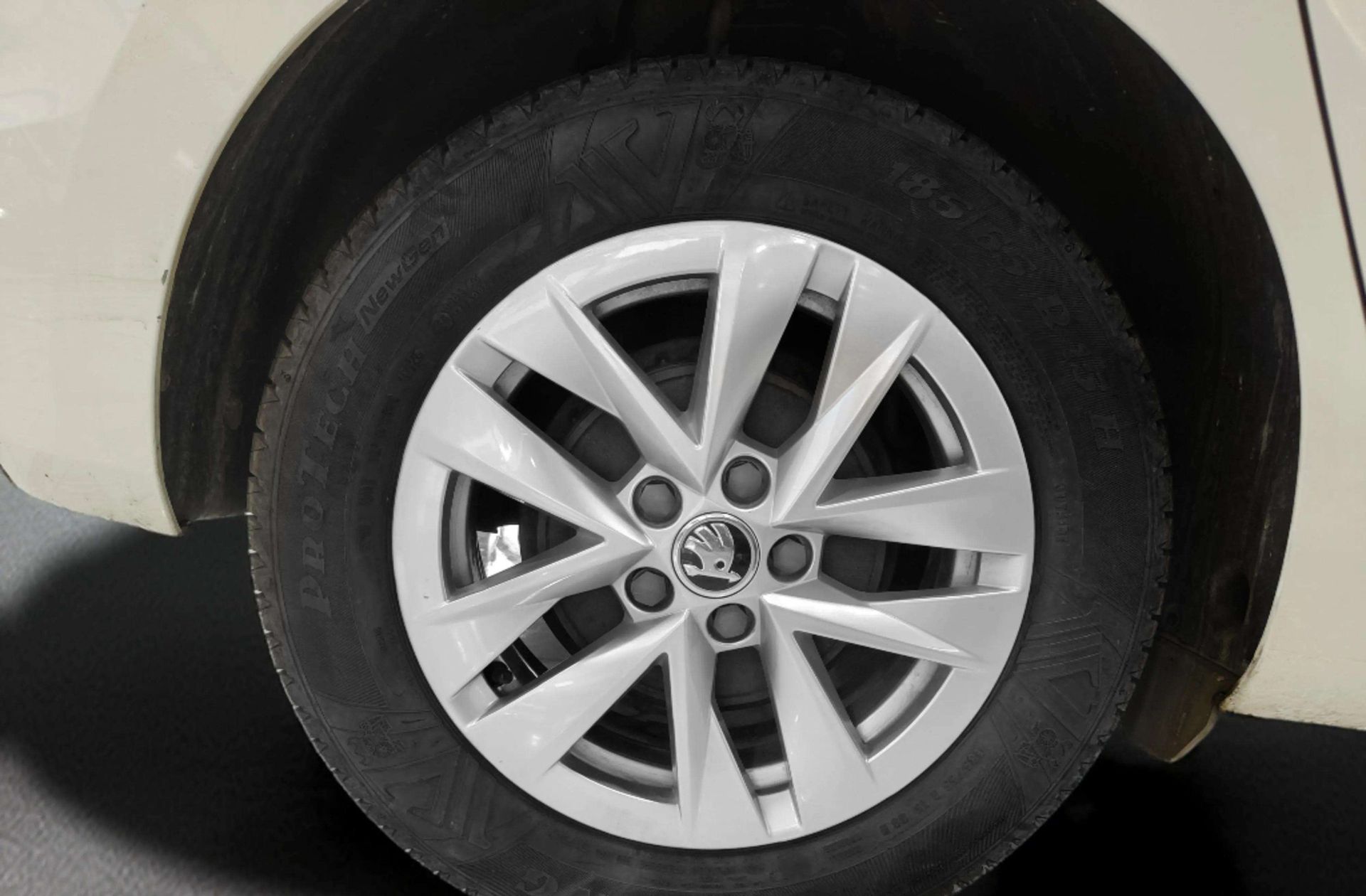 Škoda Fabia 1.0 TSI Ambition - foto 29
