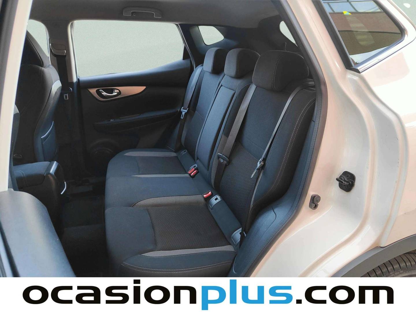 Foto asientos traseros Nissan QASHQAI Nissan Qashqai DIG-T 115 N-Connecta 4x2 (115 CV)
