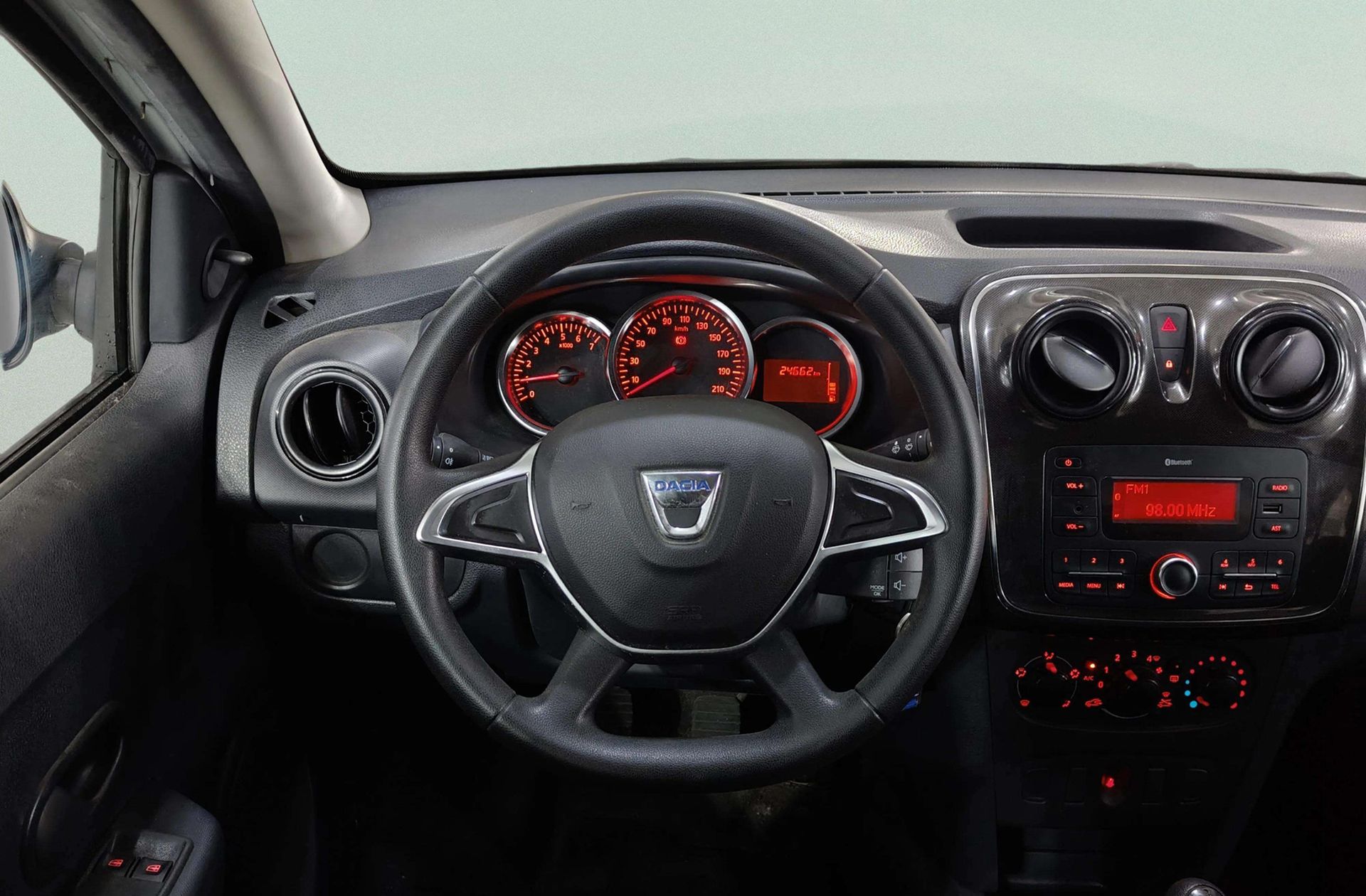 Dacia Sandero Essential 1.0 - foto 18