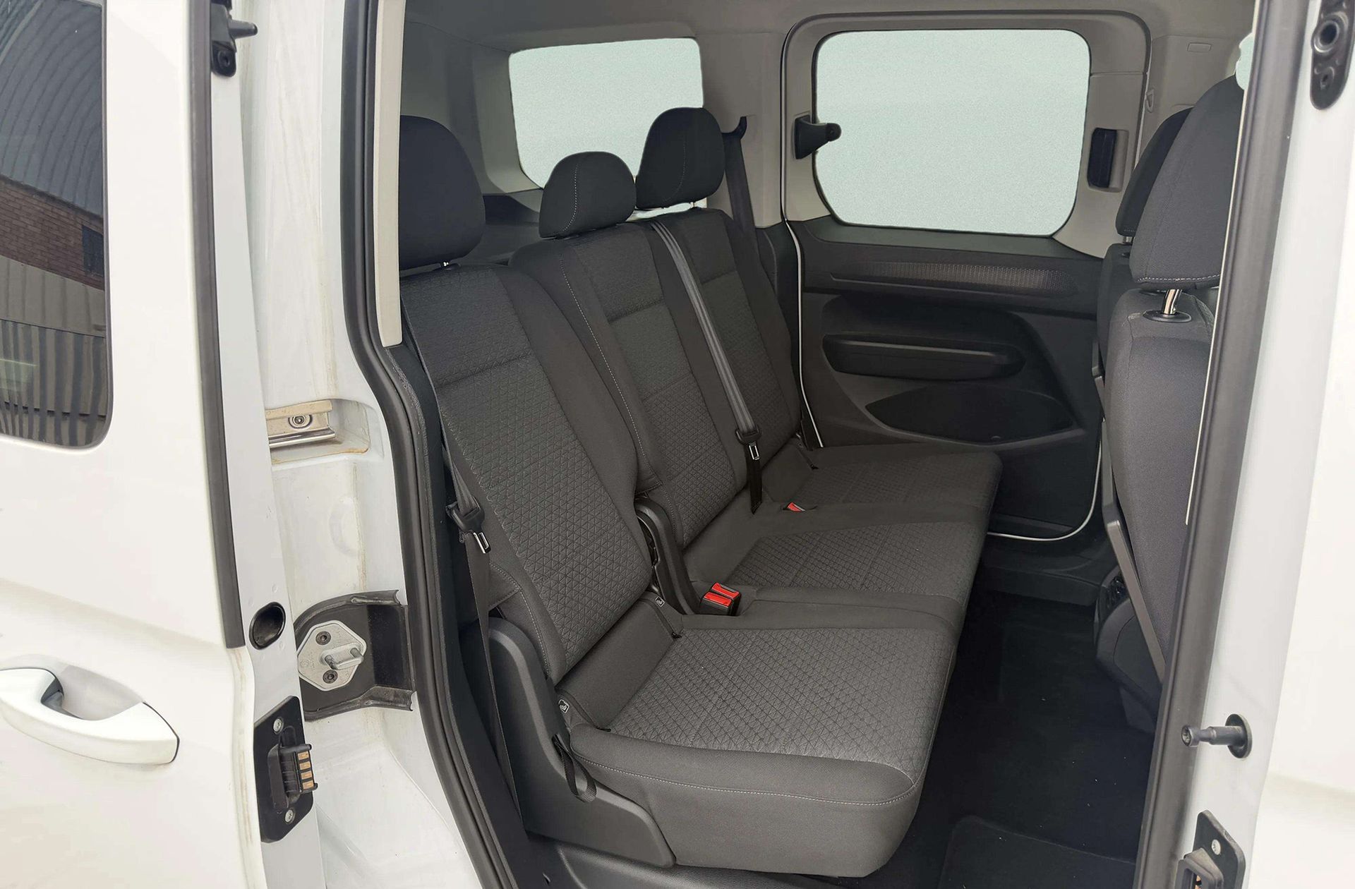 Ford Tourneo Connect 2.0 EcoBlue Titanium - foto 15