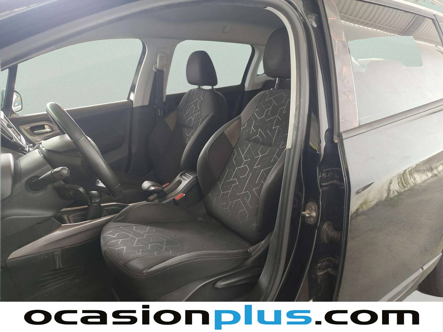 Foto asientos delanteros Peugeot 2008 Peugeot 2008 BlueHDi 100 Style (100 CV)